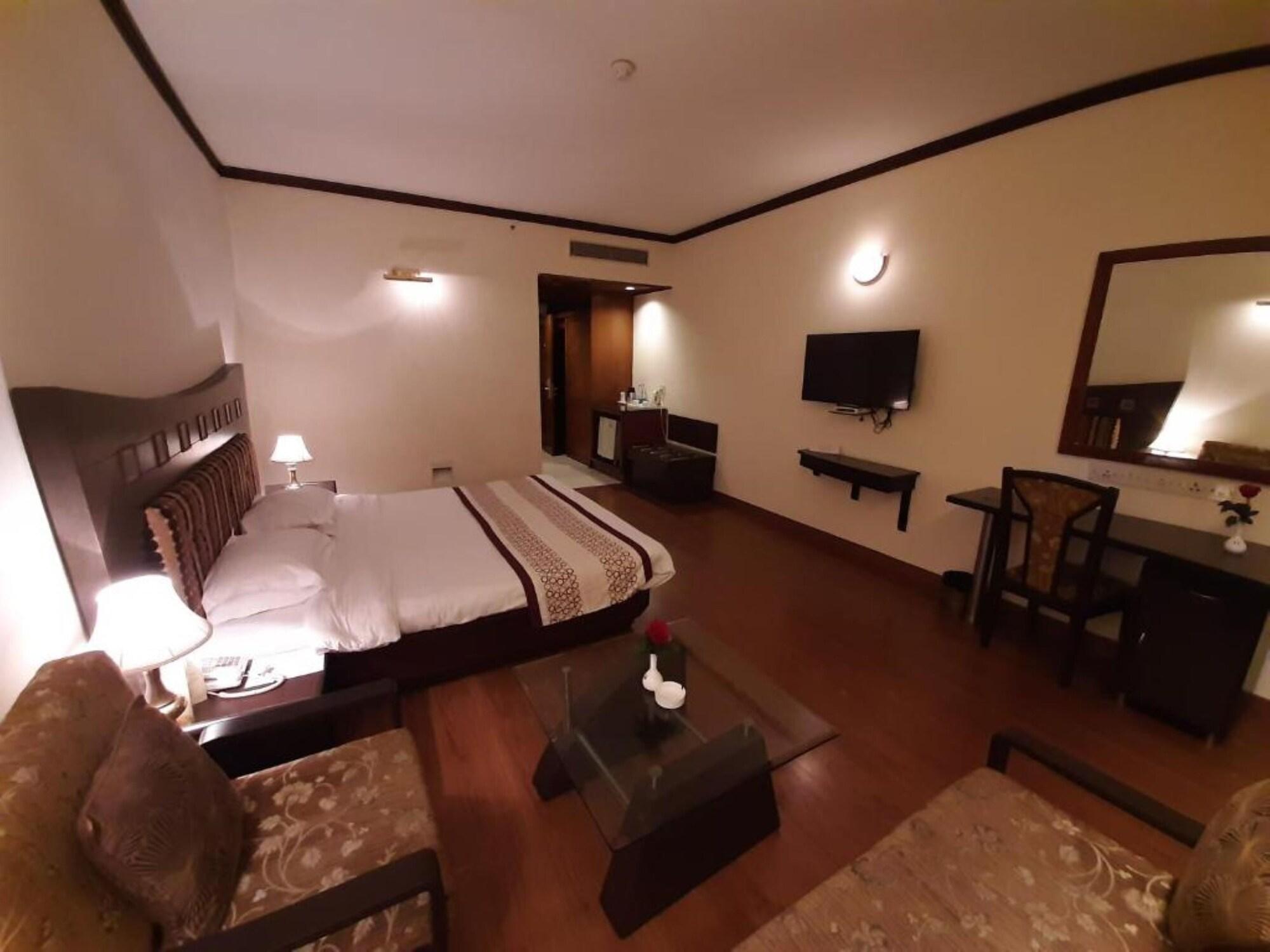 Hotel Mountview Chandīgarh المظهر الخارجي الصورة
